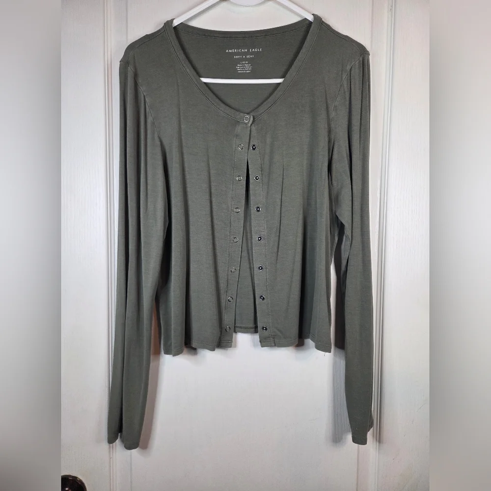 American Eagle Outfitters Sage Button-Down Shirt